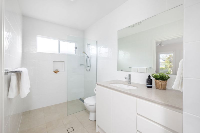 Sun-Drenched Sanctuary - Panoramic Bushland Views