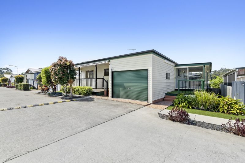 Spacious Home with Sunroom - Ready for You to Move In!