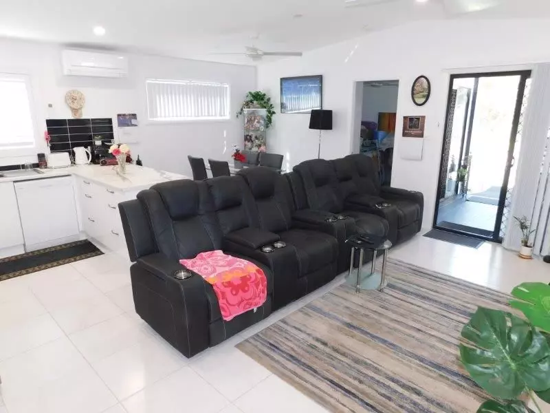 Site 467 (Pre Loved) Bayway Village