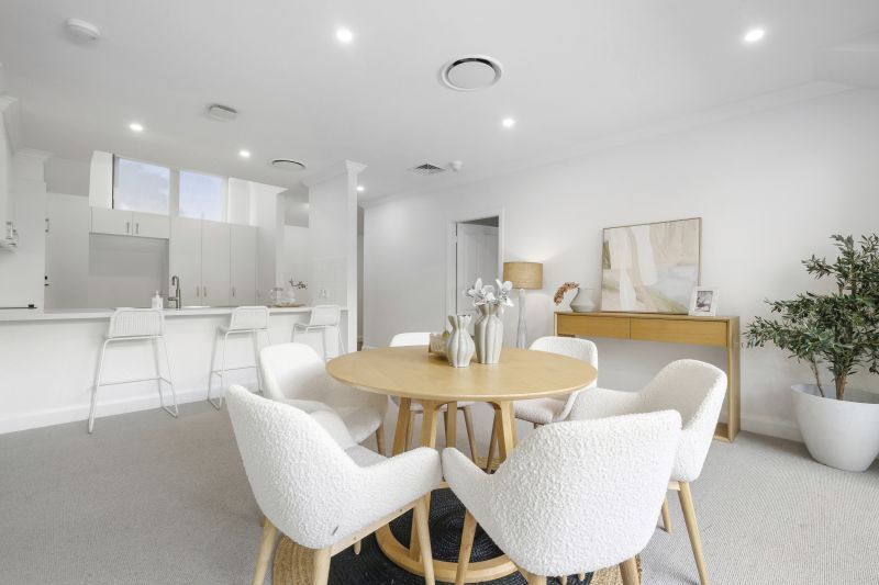 Fully refurbished stunning apartment. Ready to move into!