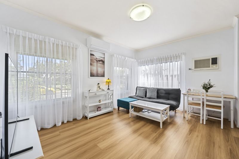 Charming Corner Cottage