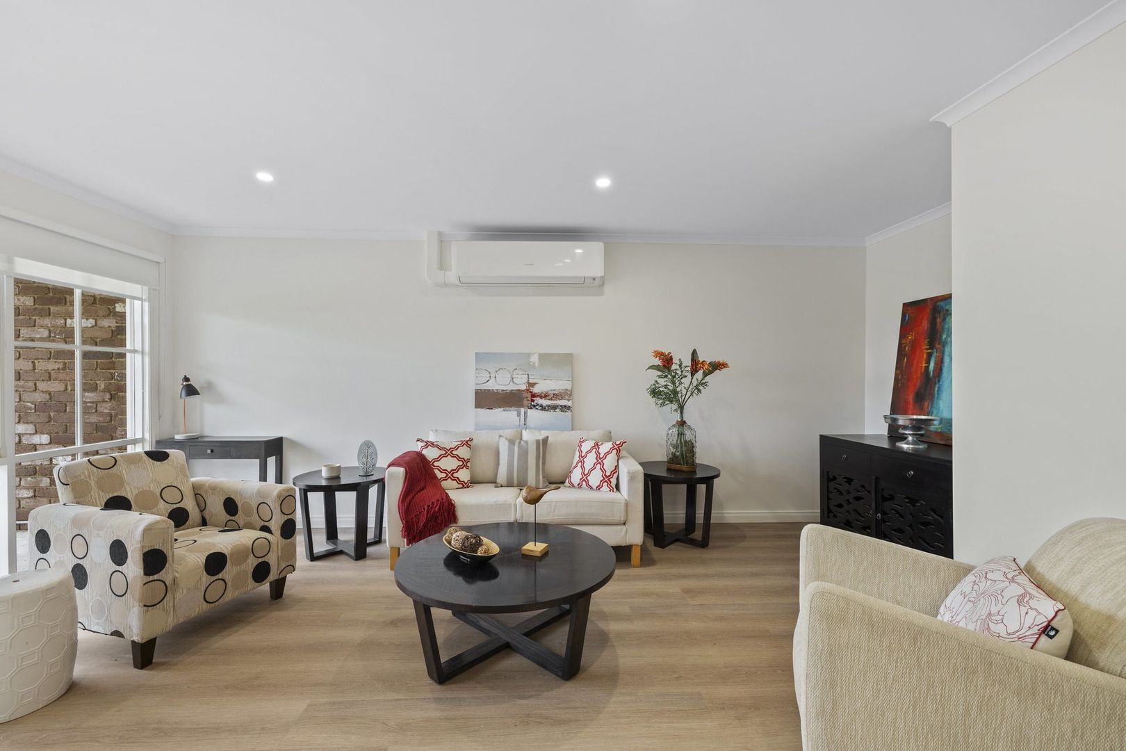 Totally upgraded Unit with Garden Outlook