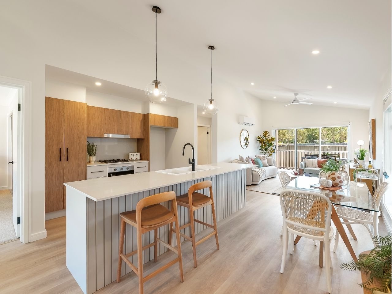 Teraglin Lakeshore Over 50s living Chain Valley Bay