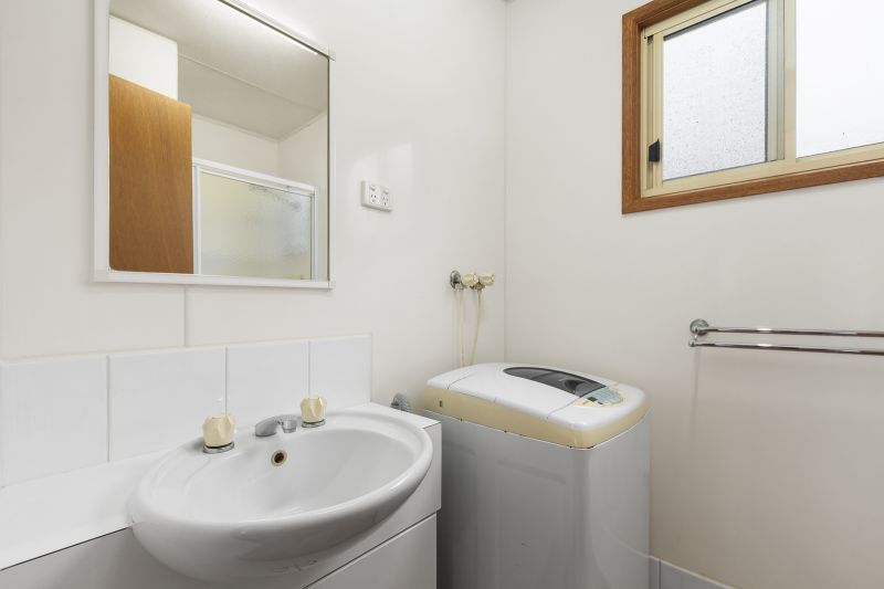 2 Bedroom Home- Pool Views- Prime Location!