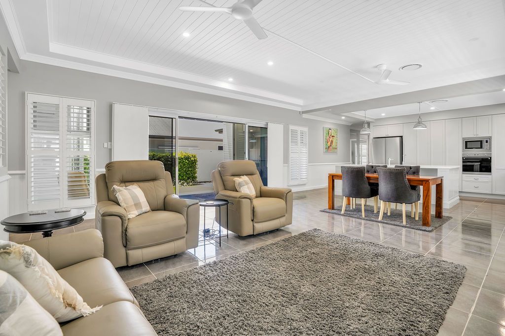 Palm Lake Resort Beachmere Bay