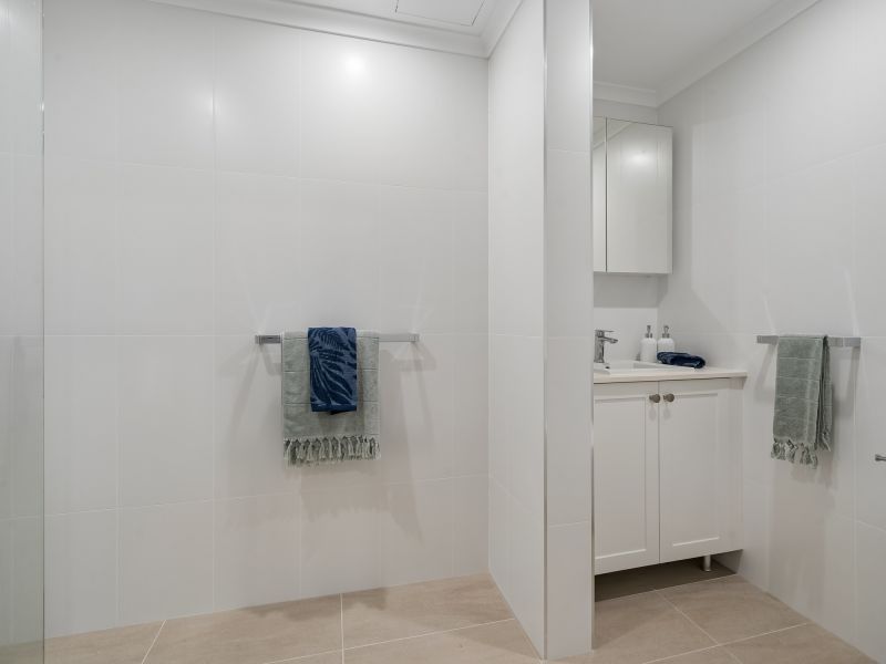 Contemporary three-bedroom apartment in a prime village setting