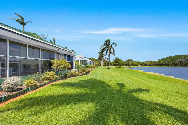 Noble Lakeside Park - Over 50's Lifestyle Resort