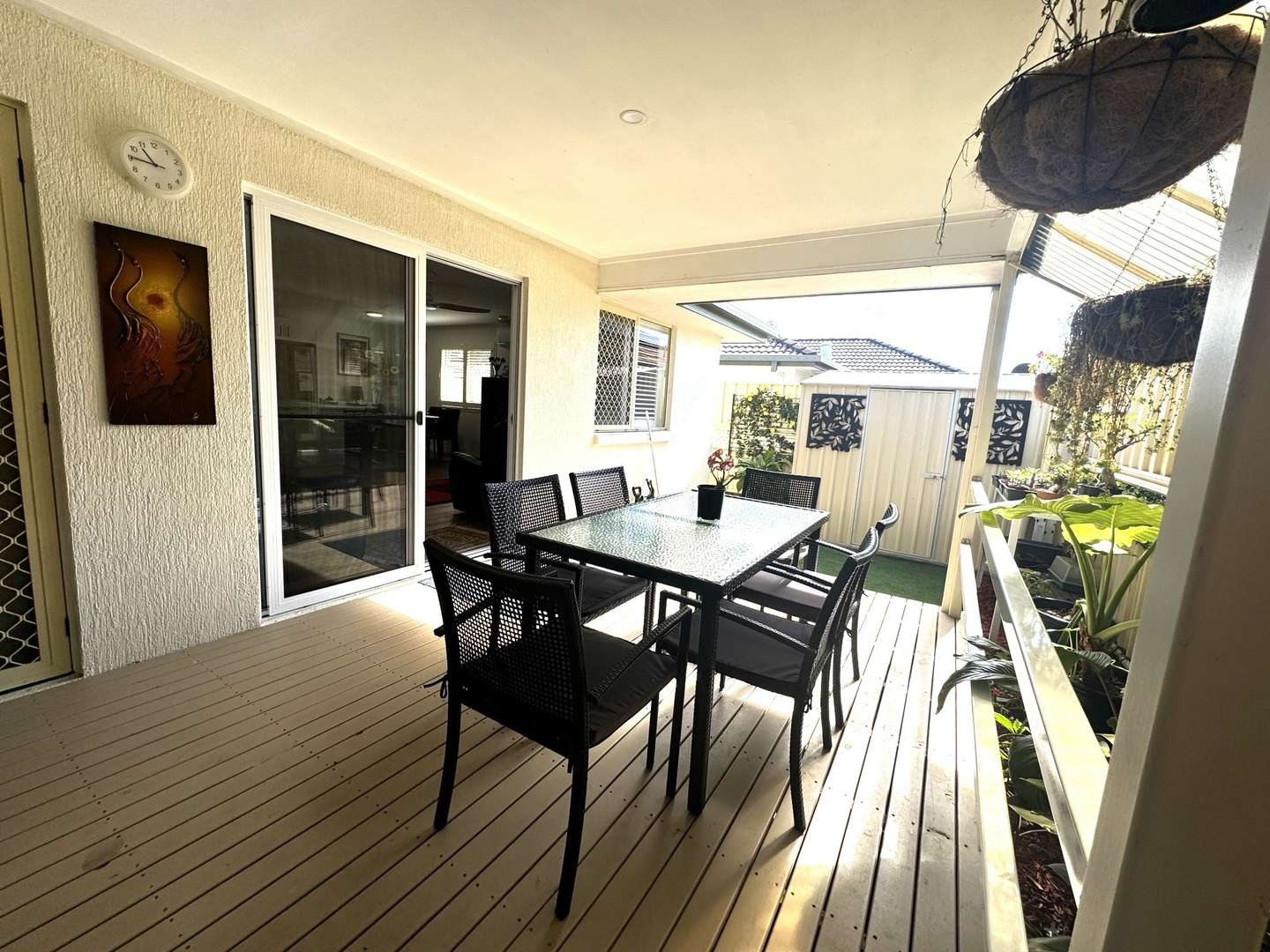 FRESH, BRIGHT & BEAUTIFUL