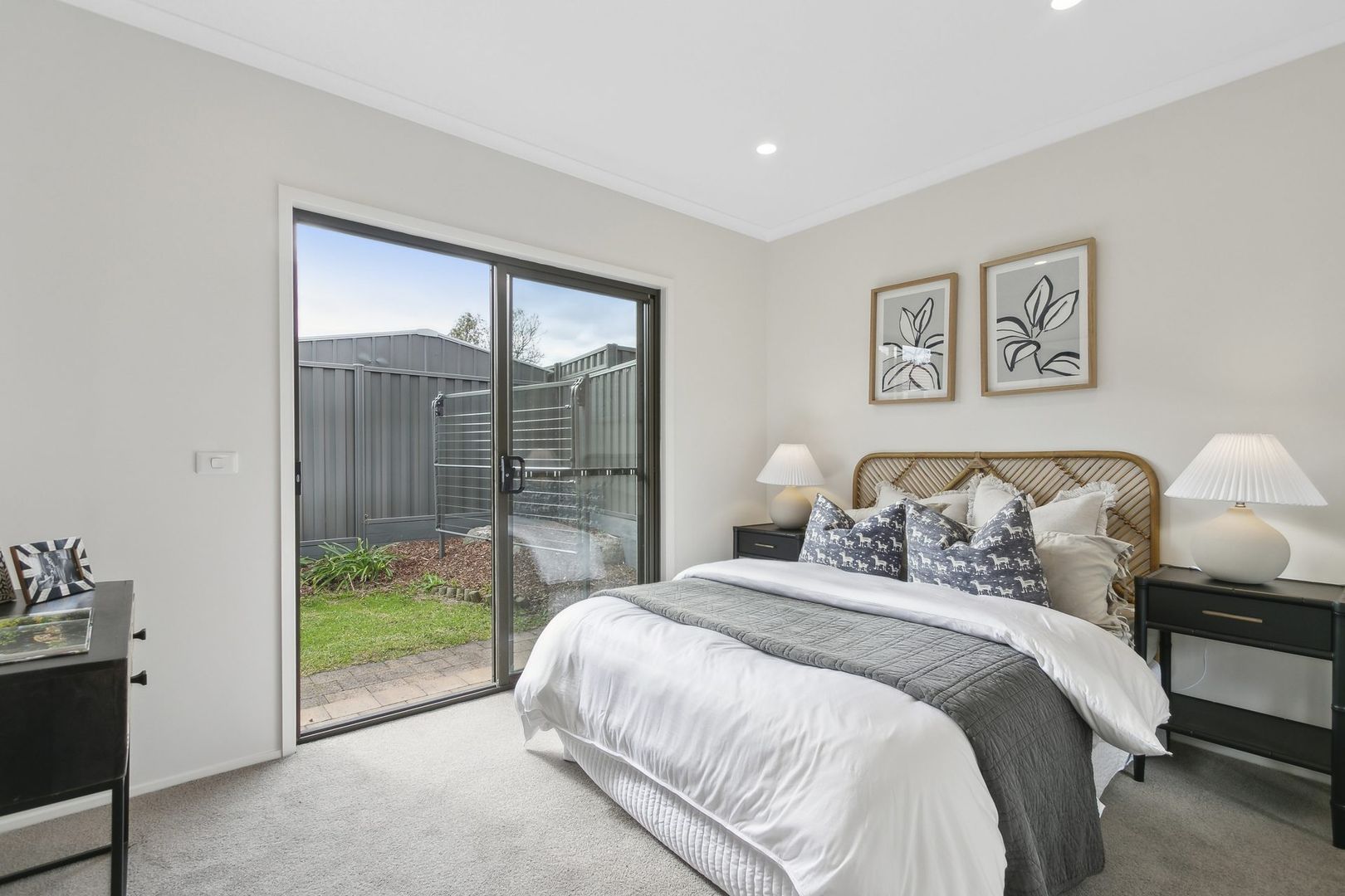 Newly refurbished 2-bed villa with open-plan kitchen