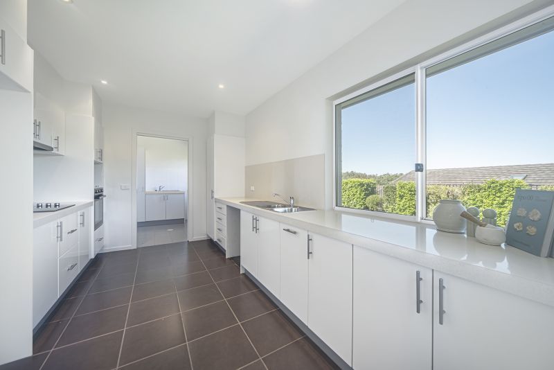 Spacious Coastal Villa with Room to Move