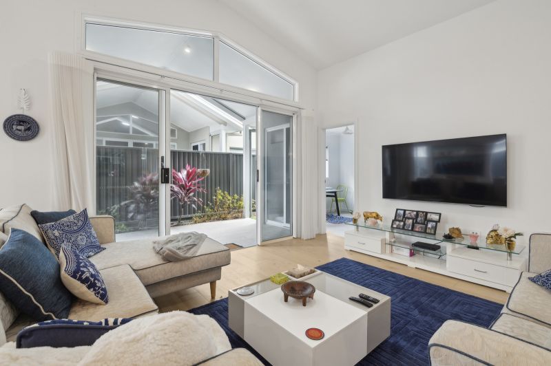 Light-Filled Living – Elegant Three Bedroom Home