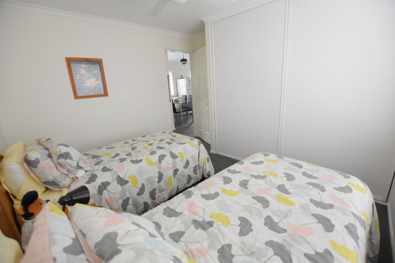 Beautifully presented, well maintained 2 bedrooms home in highly sought private cul-de-sac location