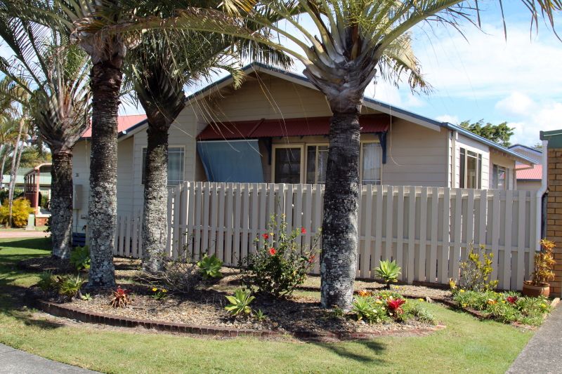 Palm Lake Resort – Banora Point, Over 50’s Pet friendly Lifestyle Village