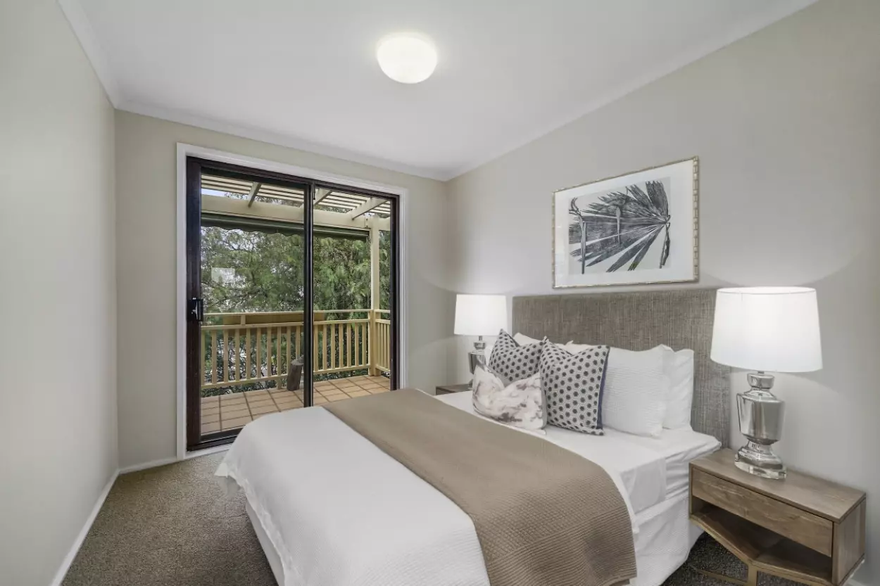 Refurbished unit with spacious courtyard