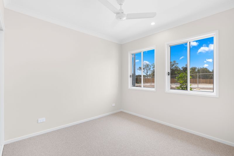 Practically new! Stones throw to community facilities!