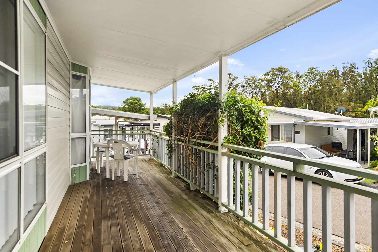 So Much Space - Renovate to your own preferred style - 3 Bedrooms / 2 Full Length Verandas