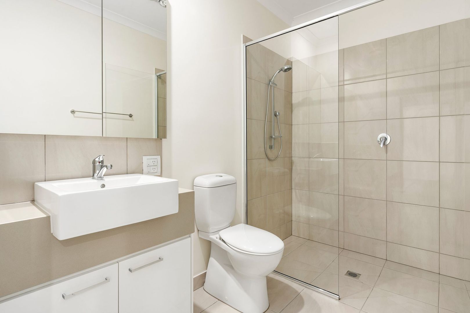Fully refurbished 2-bedroom, 2-bathroom villa