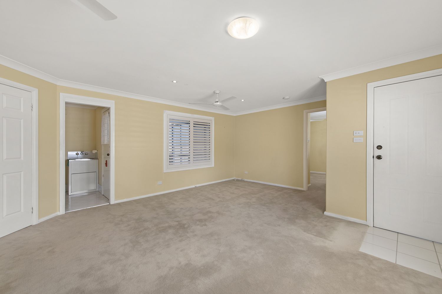 Beautiful Decor, Screened Outdoor Living Room - Big carport