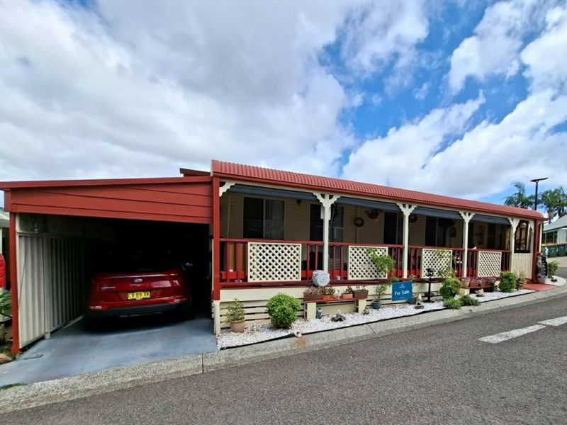 Coastal Gem with effortless living.