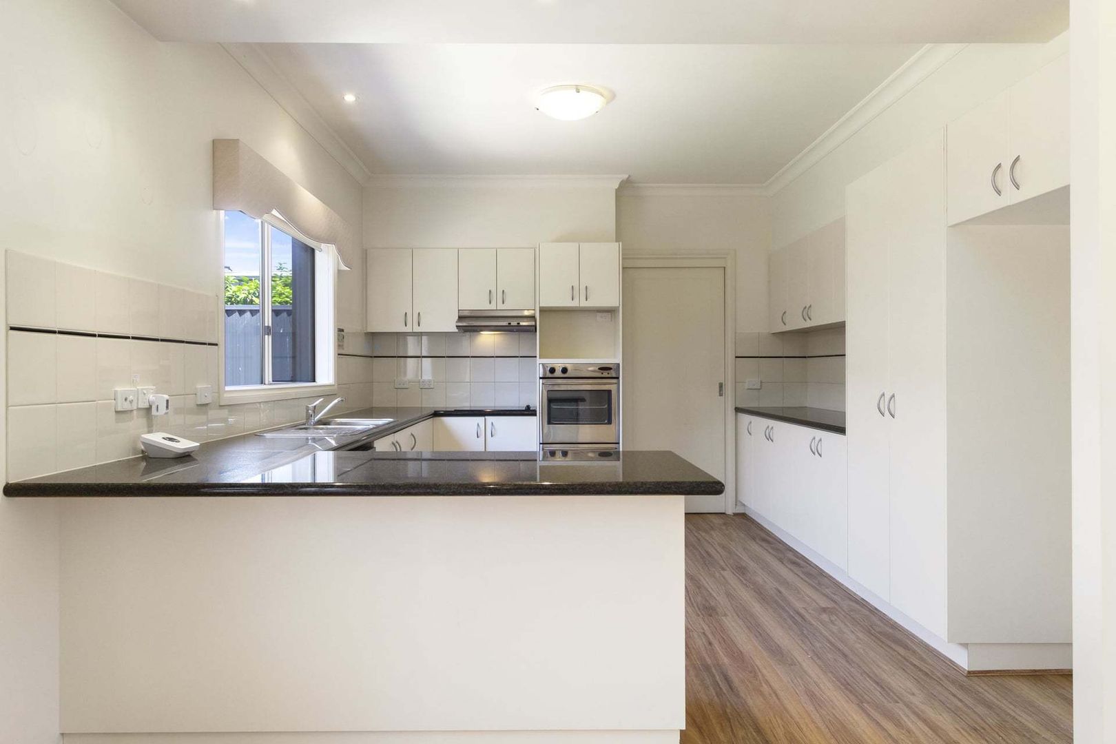Stylish Home, Tranquil Setting
