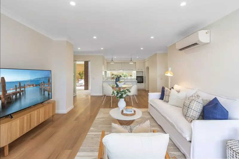 Beautifully positioned villa with golf course views