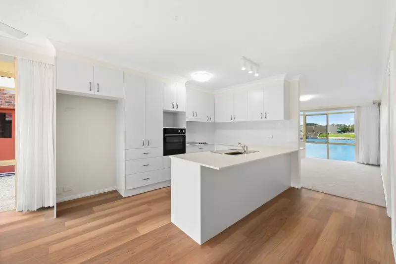 Under Offer -Ground Unit with a stunning Waterfront Location