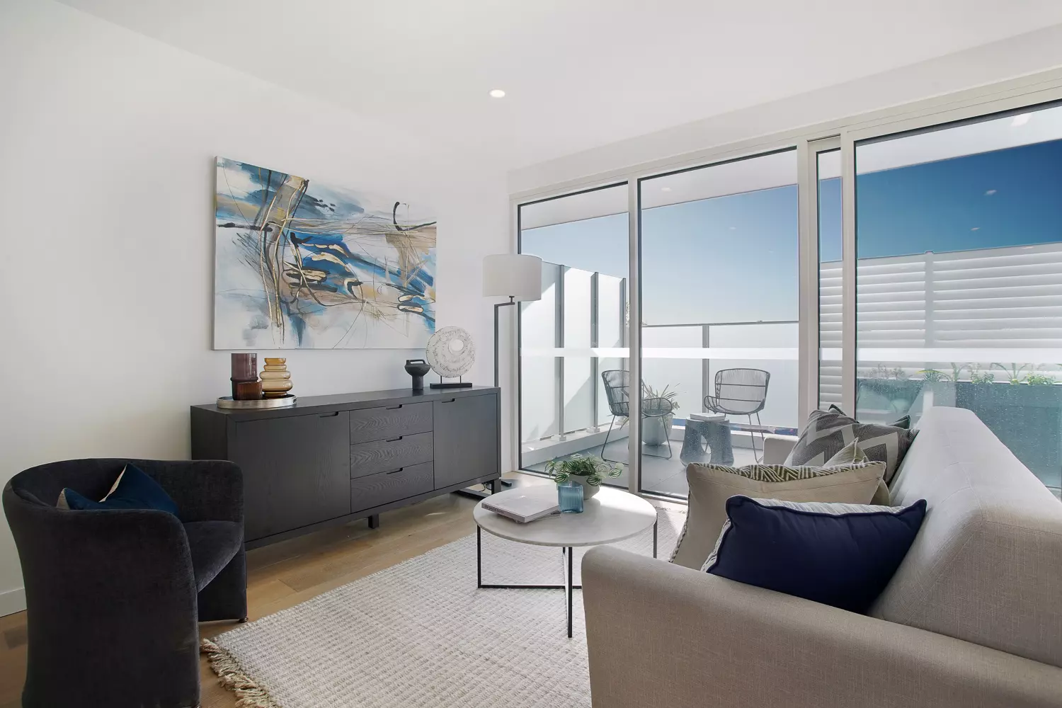  Stylish & Spacious in The Perfect Locale!