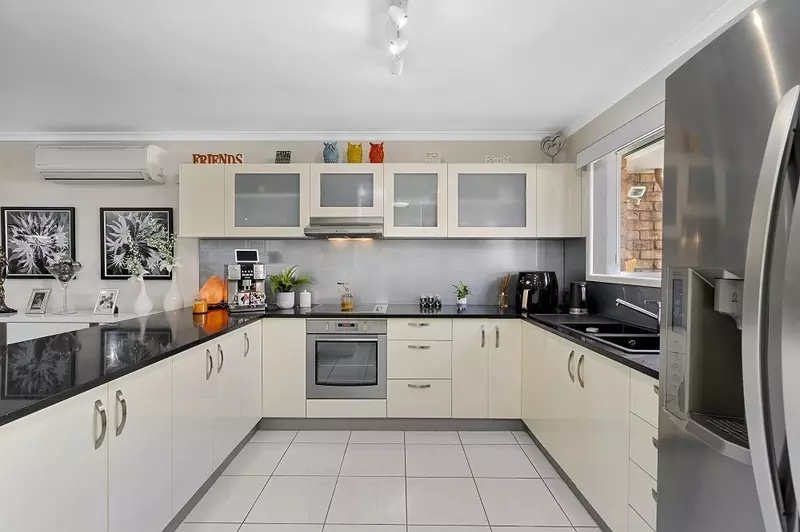 Stunning, spacious two bedroom villa with solar water and electricity!