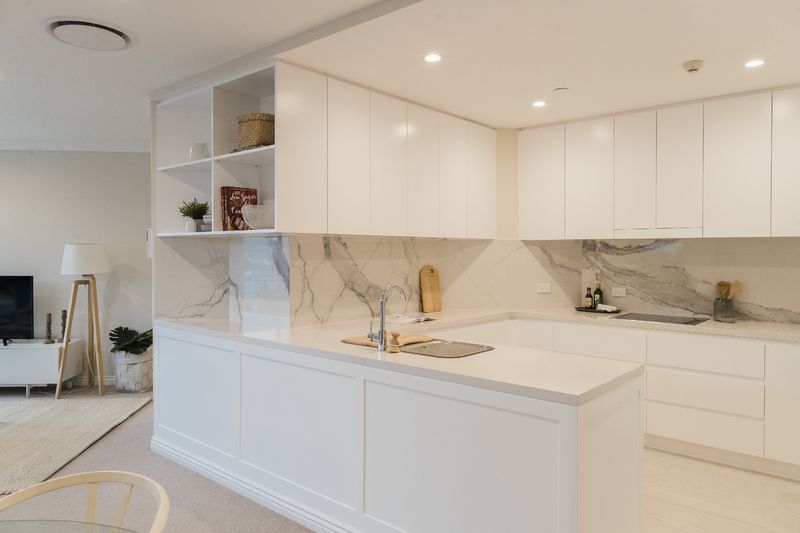 Elevated Apartment with Views Over Rushcutters Bay