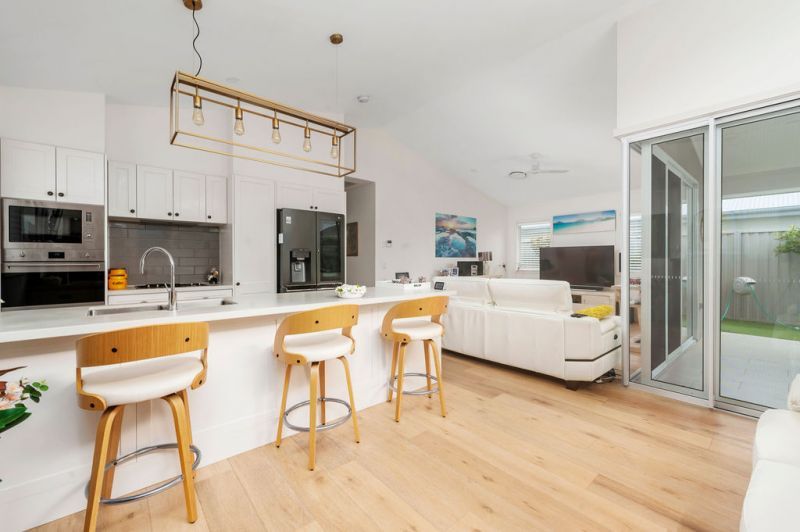 Modern 2 Bedroom Home - Relax and Enjoy!