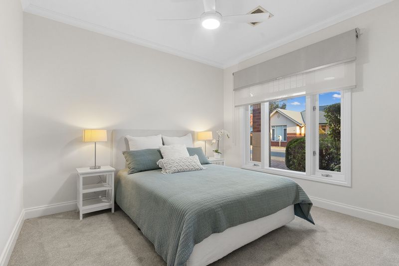 Delightful Villa with Sunny Garden and Short Stroll to the Beach