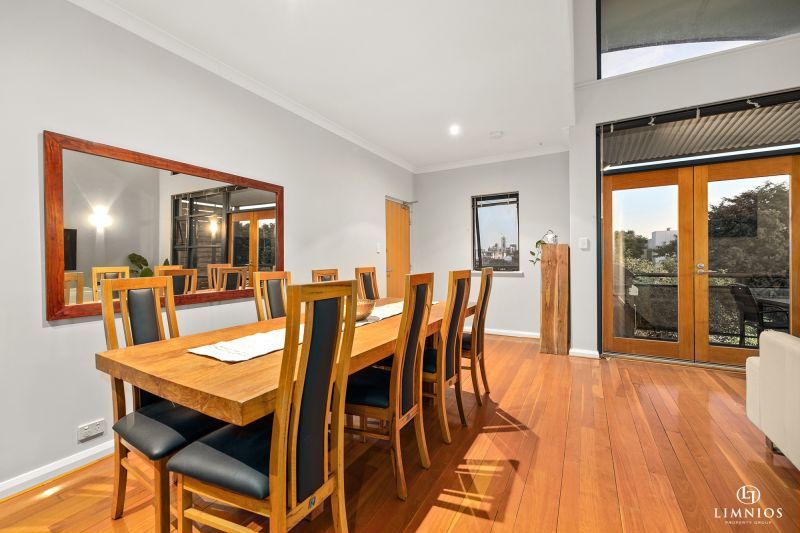 Top Floor with City Vistas!