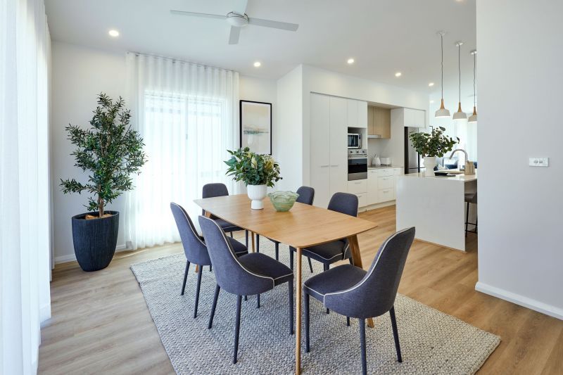 Open Plan, Perfect position, with many extras