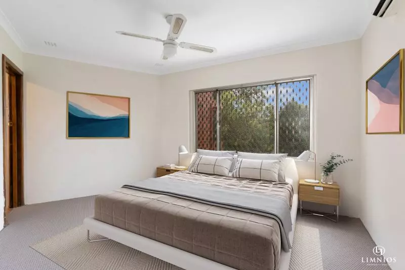 Scenic Top Floor Apartment