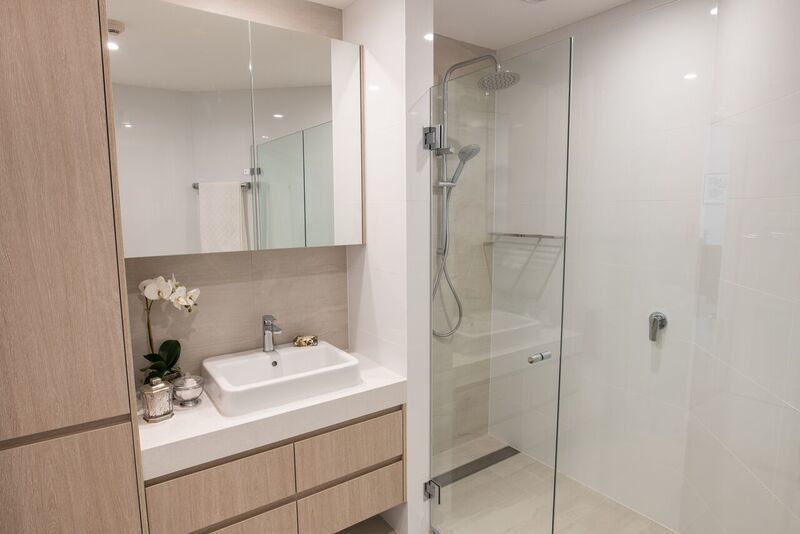 Elegant Apartment with Sunlit Balcony