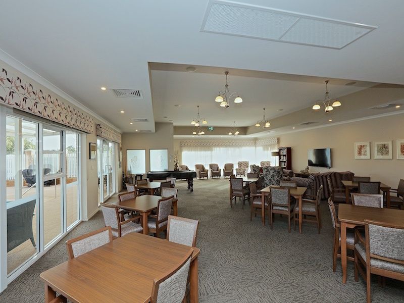 NOW UNDER OFFER. Bushland and the Beach - you have the best of both!