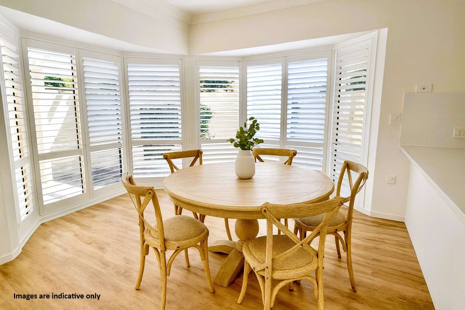 Spacious Light-filled 3 Bedroom Home with Double Garage - Home 24 Sovereign