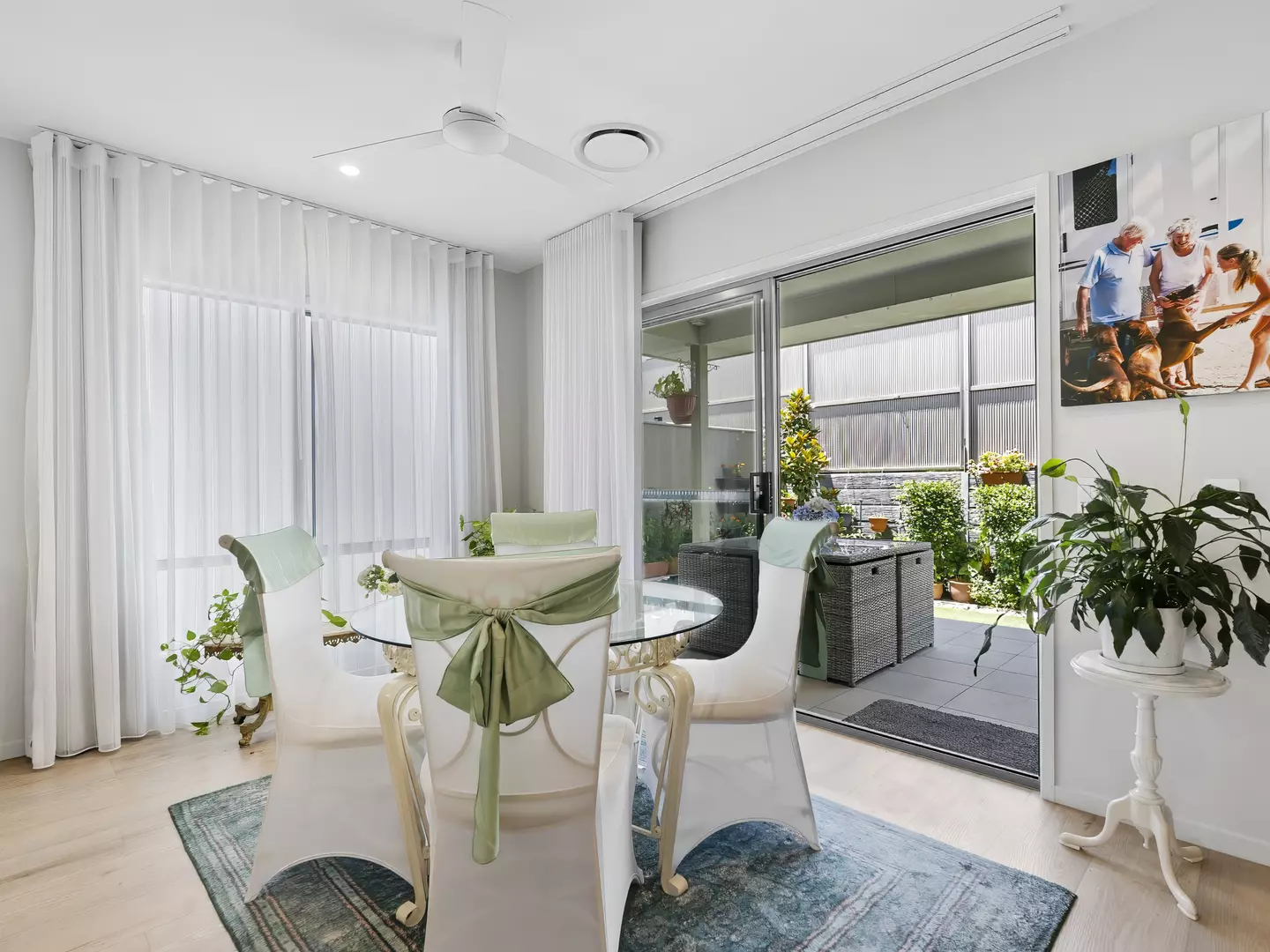 Halcyon Promenade - Established Luxury low maintenance home