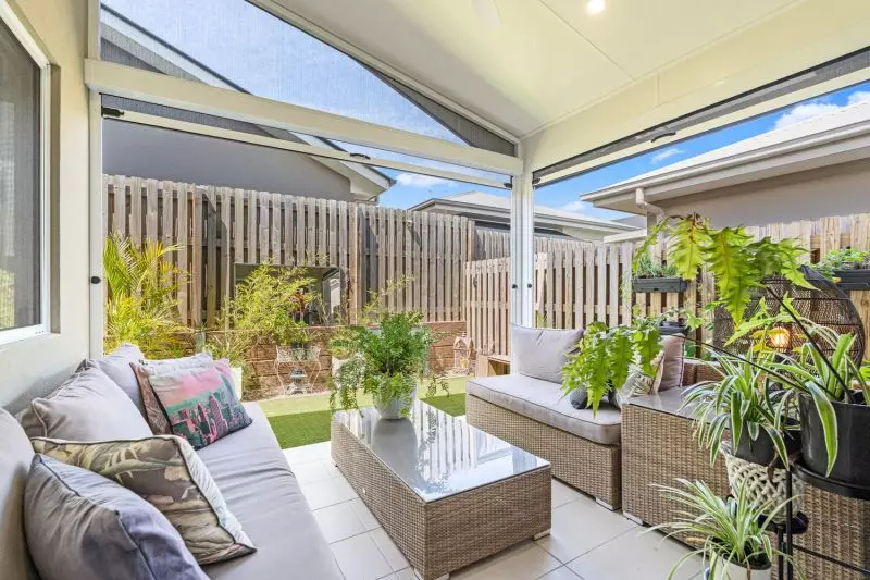 Simplicity and Style – Bright Modern Haven