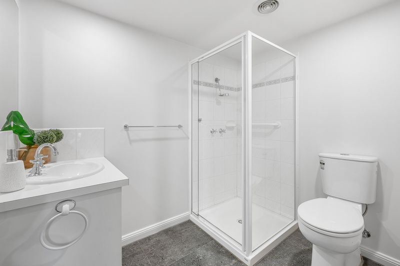 Bright Ground-floor Retreat with Fresh Updates