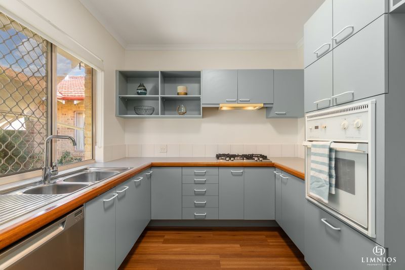 NOW UNDER OFFER.  Light and bright villa with contemporary features