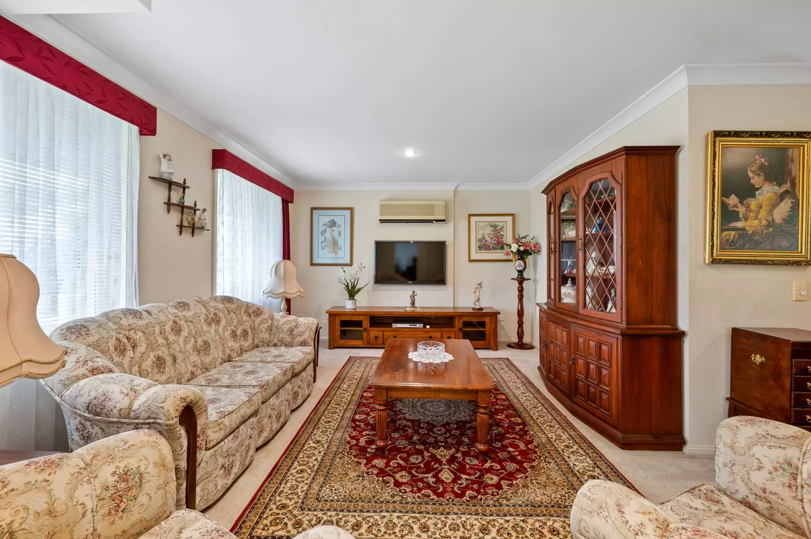 Spacious Ground Floor Unit in Prime Location