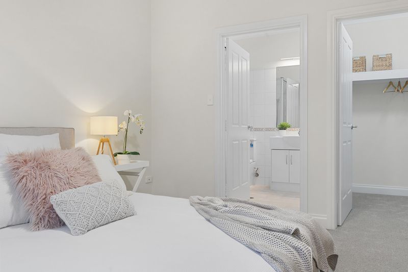 Delightful Villa with Sunny Garden and Short Stroll to the Beach