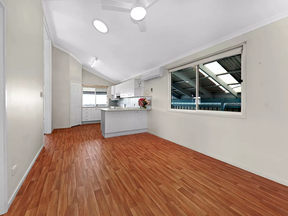 2 Bedroom Cottage - Corner Location - NEW Listing!