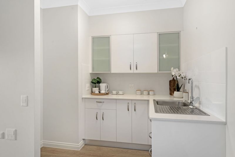 One-bedroom apartment with services - under renovation