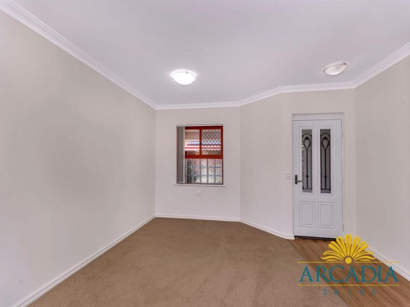 Arcadia Waters Bicton - Views, Views & More Views...