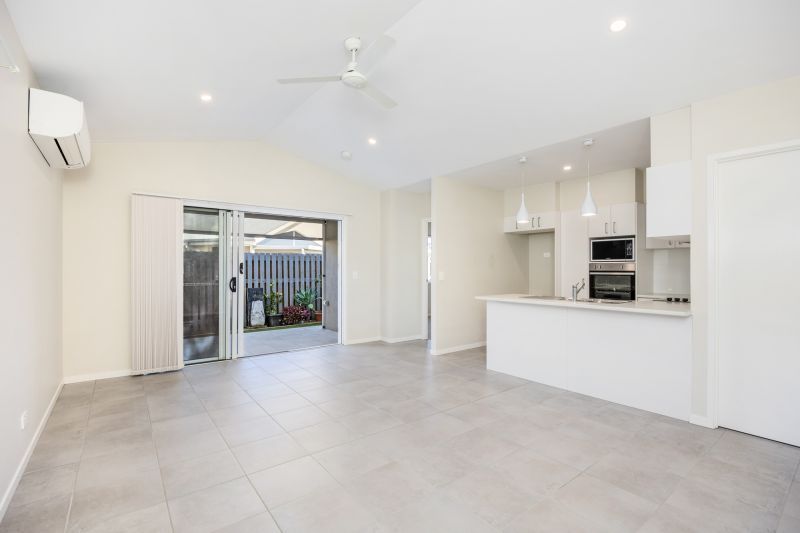 Modern Retreat with Alfresco Living!