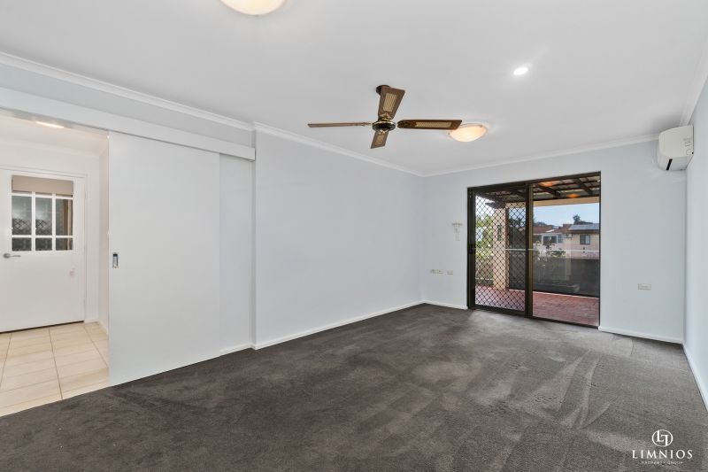 UNDER OFFER - Grandstand views of the Bowling Green