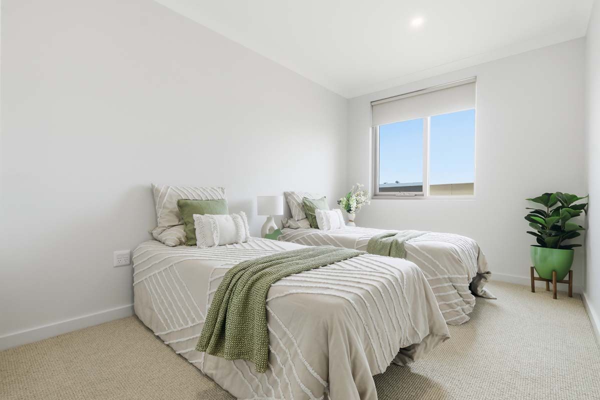 Spacious sunlit 2 Bedroom Unit With 2 Balconies