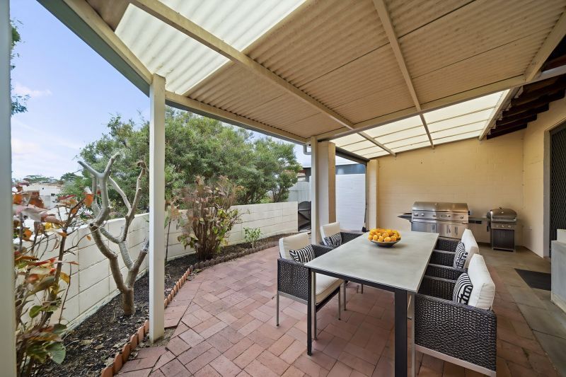 UNDER OFFER Relaxed Outdoor Living Space